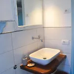 Domus Ars & Jacuzzi Bed & Breakfast