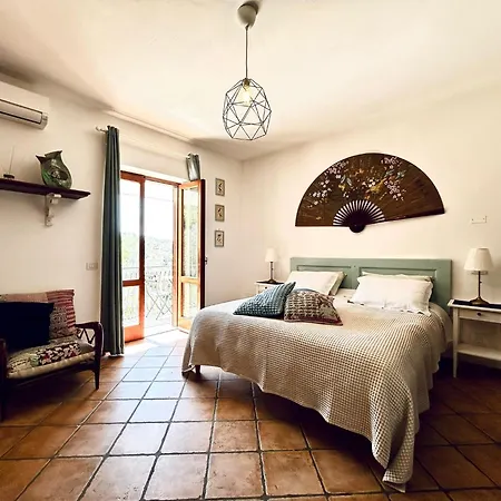 Domus Ars & Jacuzzi Bed & Breakfast Massa Lubrense