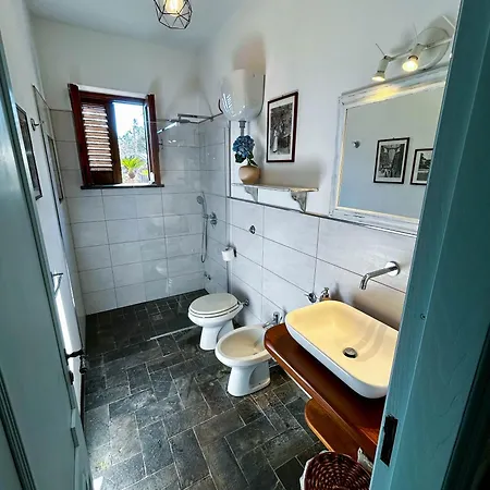 Domus Ars & Jacuzzi Bed & Breakfast 4*