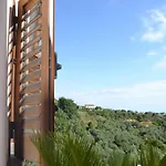 Domus Ars & Jacuzzi 4*