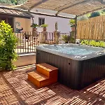 Panzió Domus Ars & Jacuzzi 4*