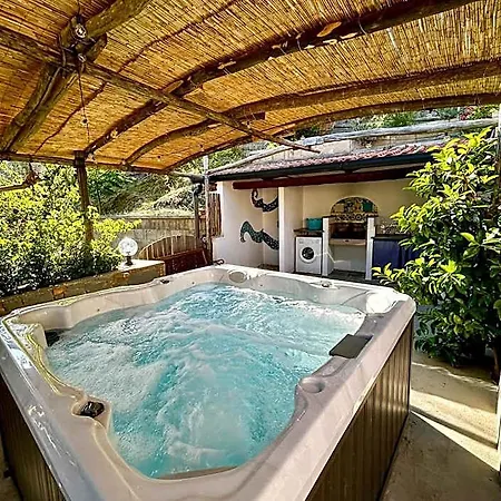 住宿加早餐酒店 Domus Ars & Jacuzzi 3*